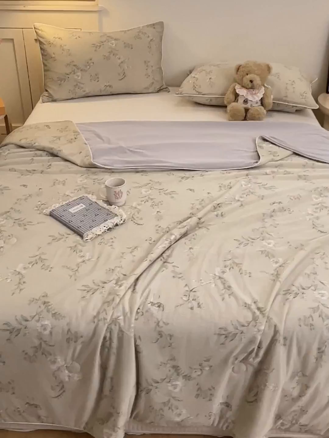 91家纺网 家纺一手货源 找家纺 羚羊语家纺 2026新款凉感丝印花夏凉被小冰皮空调被冰淇淋西瓜被针织棉夏被冰丝云母凉感被 轻枝漫野