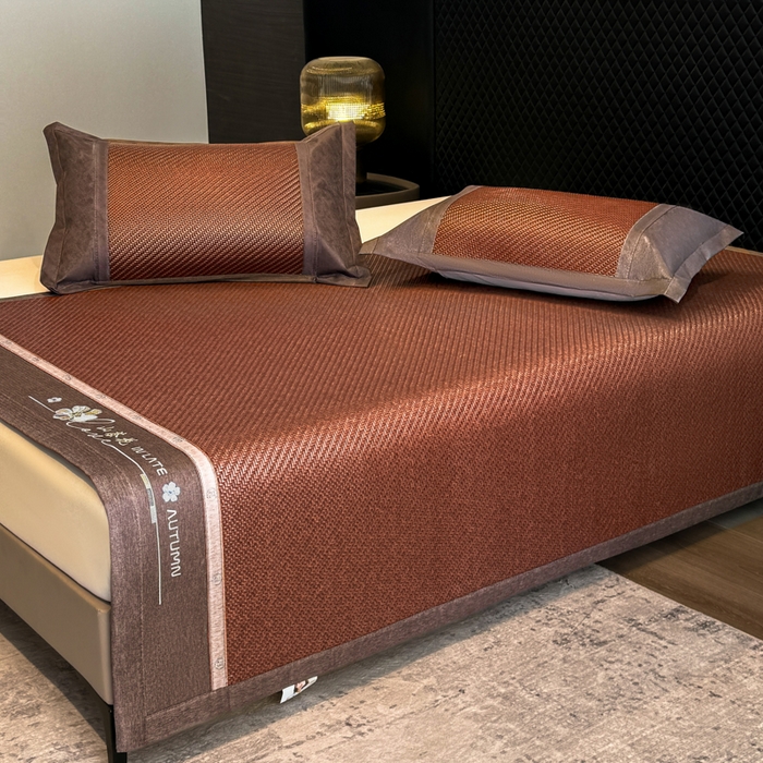 91家纺网 家纺一手货源 找家纺 鑫琪莱家纺 2026新款PE草本凉感藤席子凉席 山茶花咖-床席款