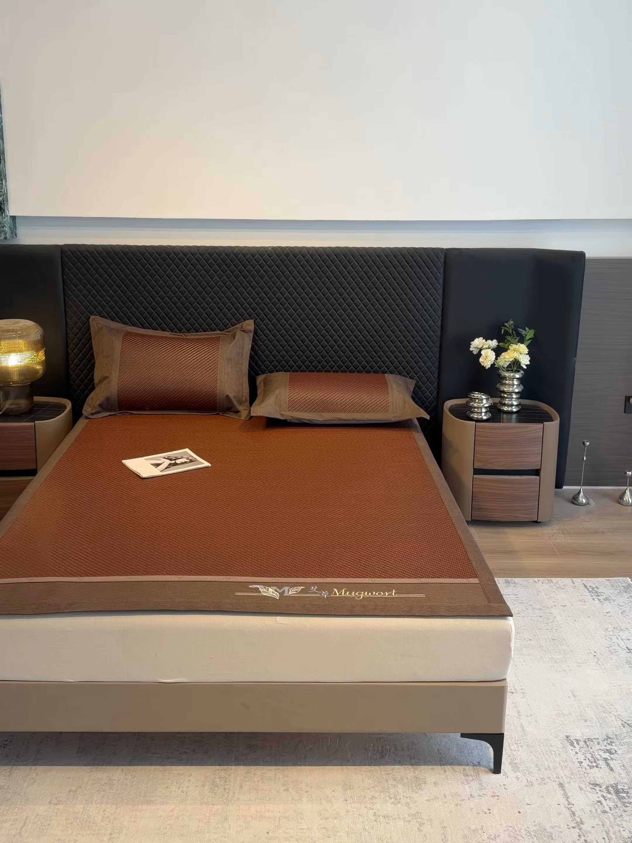 91家纺网 家纺一手货源 找家纺 鑫琪莱家纺 2026新款PE草本凉感藤席子凉席 艾草咖-床席款