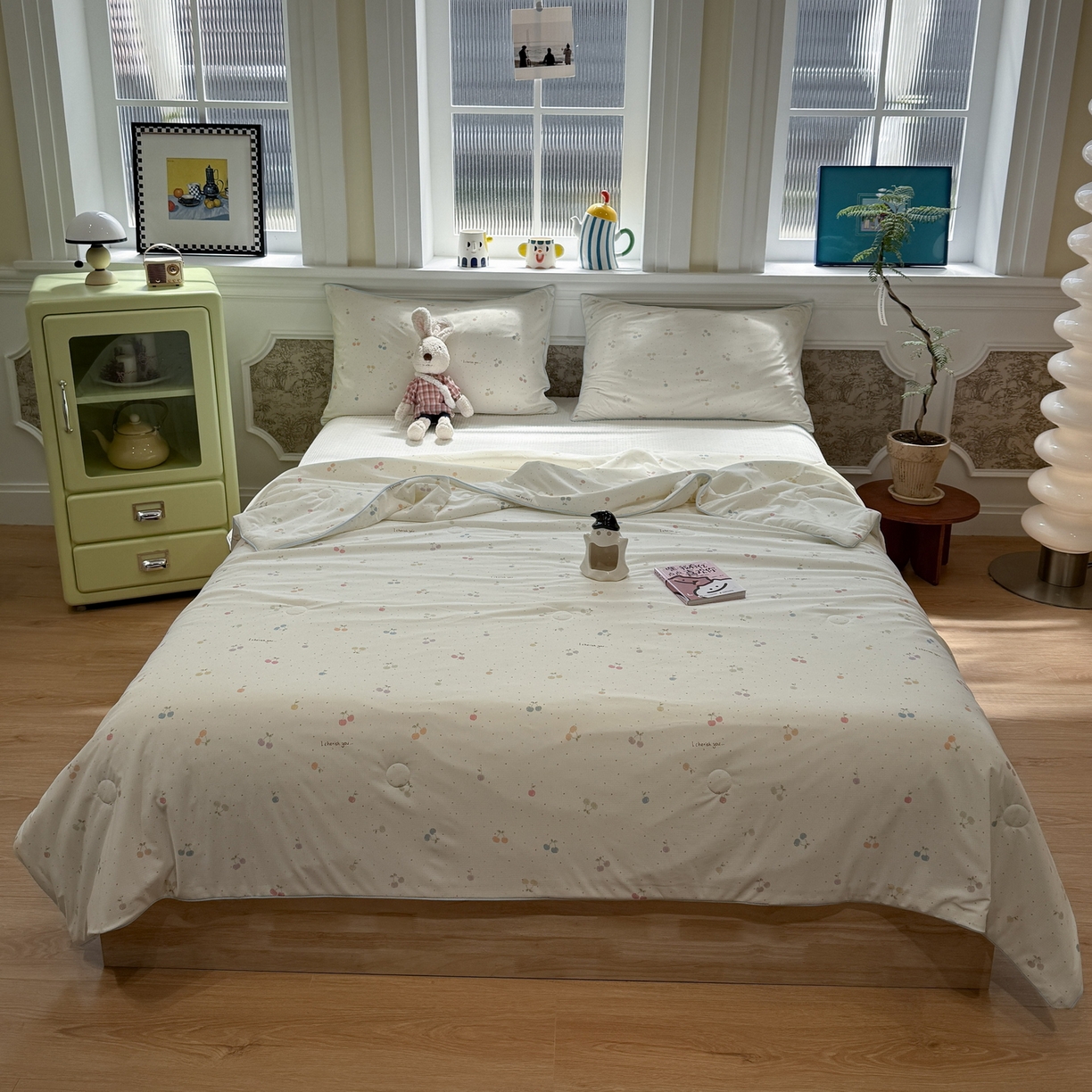 91家纺网 家纺一手货源 找家纺 羚羊语家纺 2026新款凉感丝提花夏凉被（含氨）印花冰淇淋空调被针织棉被夏被冰丝云母凉感西瓜被子被芯 樱桃点点