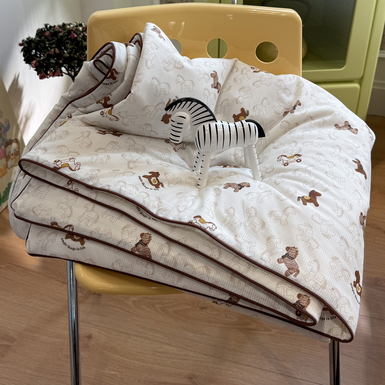 91家纺网 家纺一手货源 找家纺 羚羊语家纺 2026新款凉感丝提花夏凉被（含氨）印花冰淇淋空调被针织棉被夏被冰丝云母凉感西瓜被子被芯 旋转木马