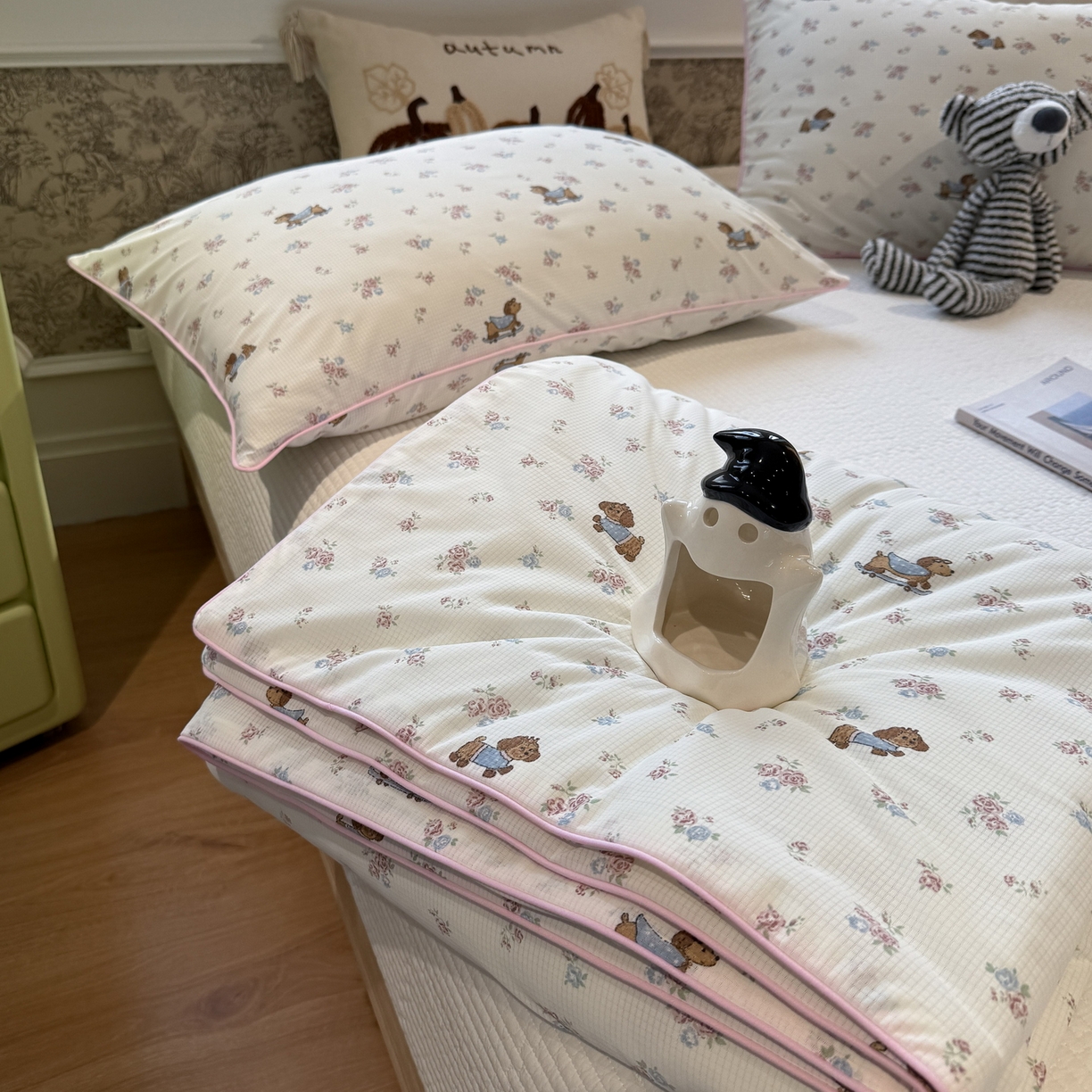 91家纺网 家纺一手货源 找家纺 羚羊语家纺 2026新款凉感丝提花夏凉被（含氨）印花冰淇淋空调被针织棉被夏被冰丝云母凉感西瓜被子被芯 腊肠小狗