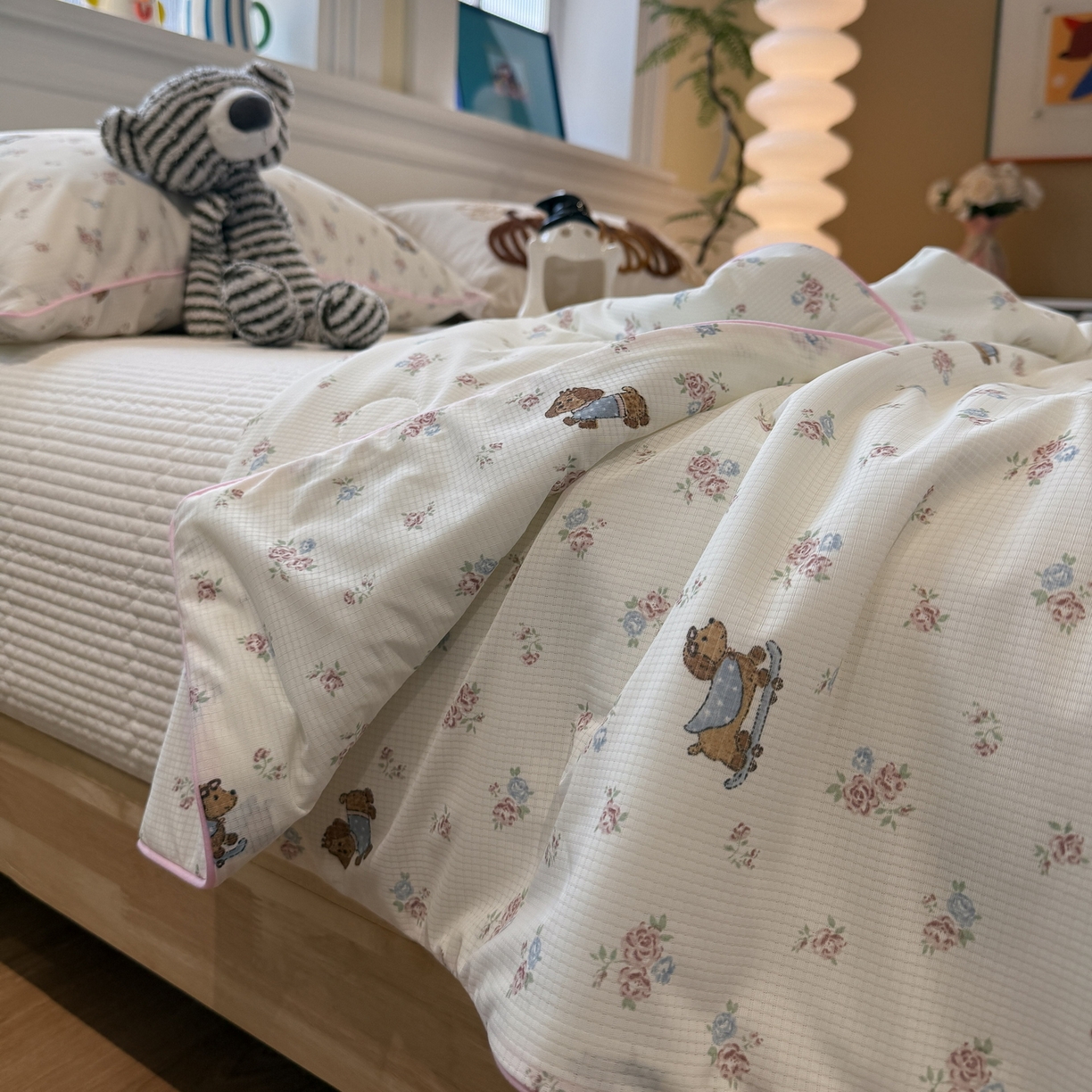 91家纺网 家纺一手货源 找家纺 羚羊语家纺 2026新款凉感丝提花夏凉被（含氨）印花冰淇淋空调被针织棉被夏被冰丝云母凉感西瓜被子被芯 腊肠小狗