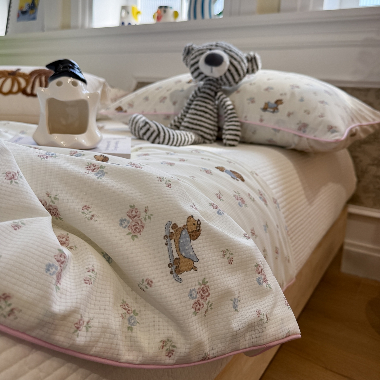 91家纺网 家纺一手货源 找家纺 羚羊语家纺 2026新款凉感丝提花夏凉被（含氨）印花冰淇淋空调被针织棉被夏被冰丝云母凉感西瓜被子被芯 腊肠小狗