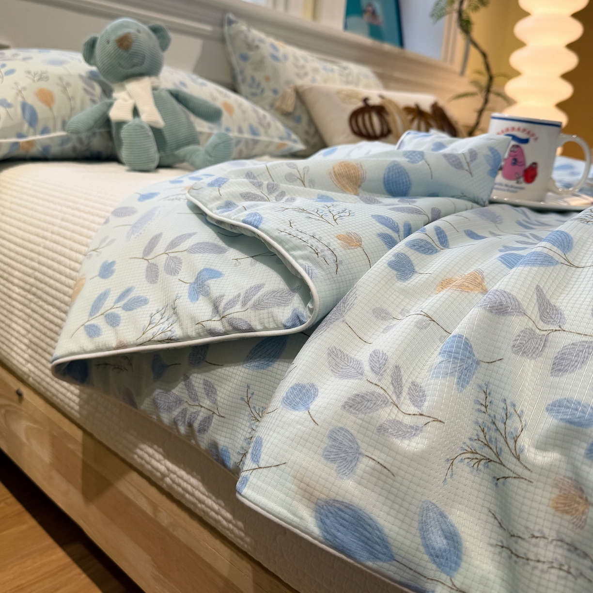 91家纺网 家纺一手货源 找家纺 羚羊语家纺 2026新款凉感丝提花夏凉被（含氨）印花冰淇淋空调被针织棉被夏被冰丝云母凉感西瓜被子被芯 浅夏