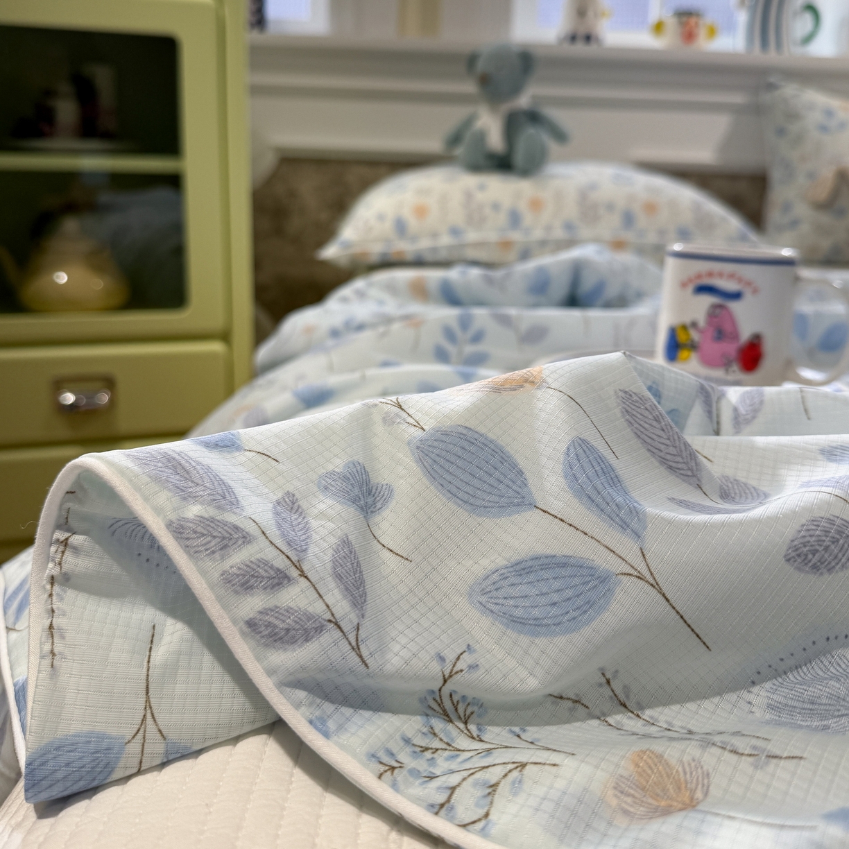 91家纺网 家纺一手货源 找家纺 羚羊语家纺 2026新款凉感丝提花夏凉被（含氨）印花冰淇淋空调被针织棉被夏被冰丝云母凉感西瓜被子被芯 浅夏