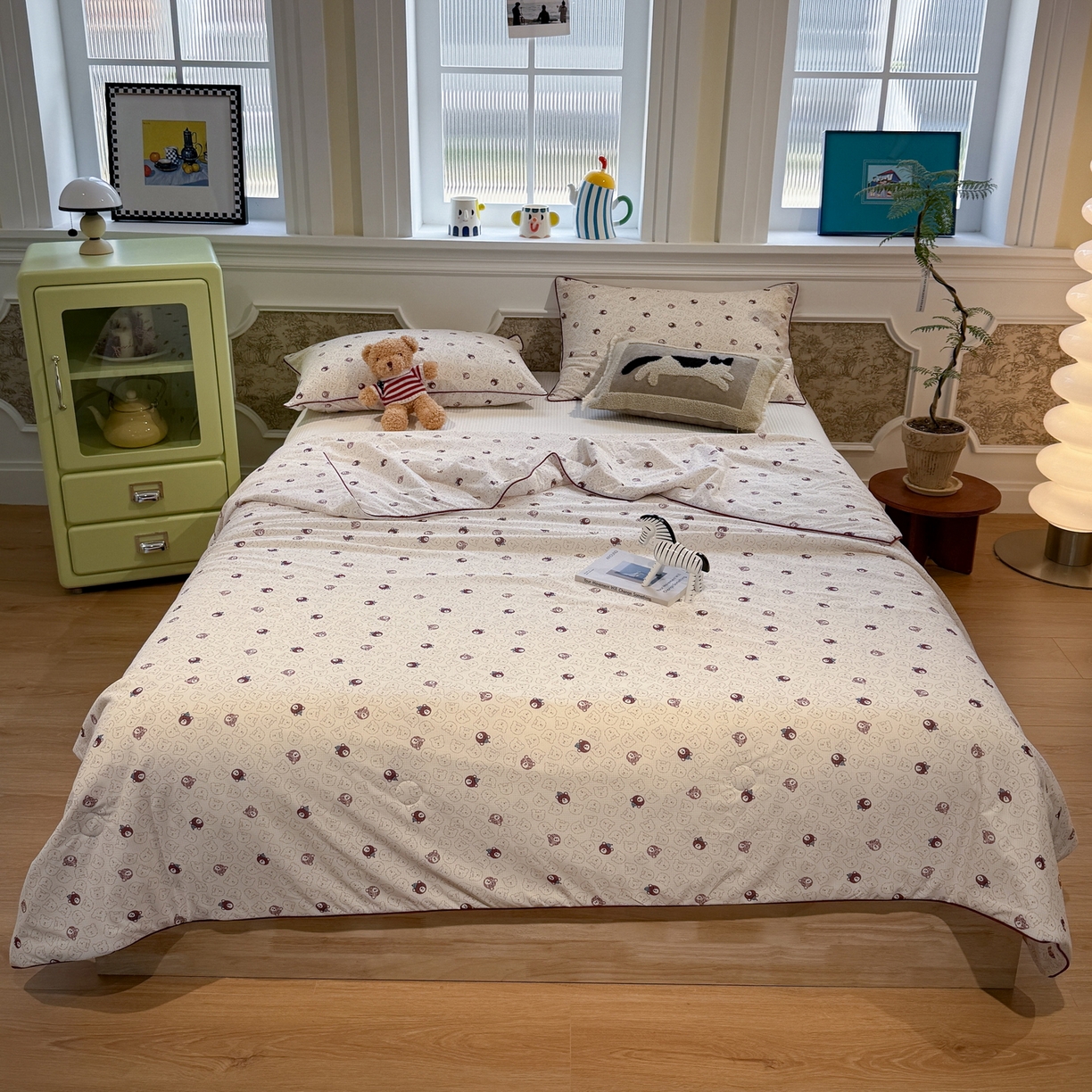 91家纺网 家纺一手货源 找家纺 羚羊语家纺 2026新款凉感丝提花夏凉被（含氨）印花冰淇淋空调被针织棉被夏被冰丝云母凉感西瓜被子被芯 甜憩熊