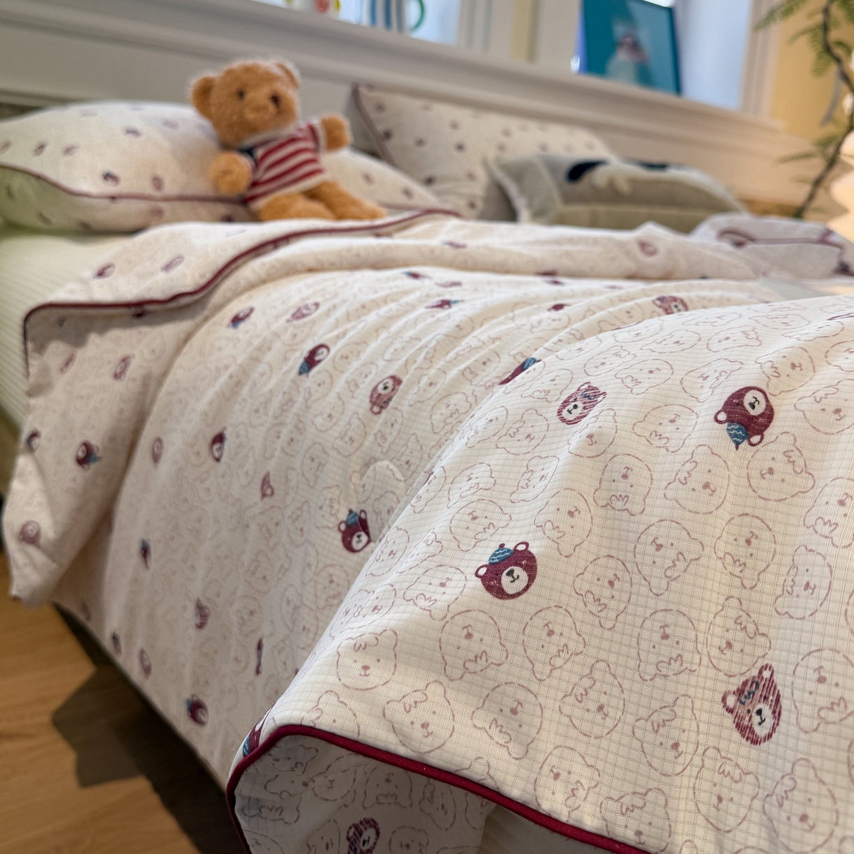 91家纺网 家纺一手货源 找家纺 羚羊语家纺 2026新款凉感丝提花夏凉被（含氨）印花冰淇淋空调被针织棉被夏被冰丝云母凉感西瓜被子被芯 甜憩熊