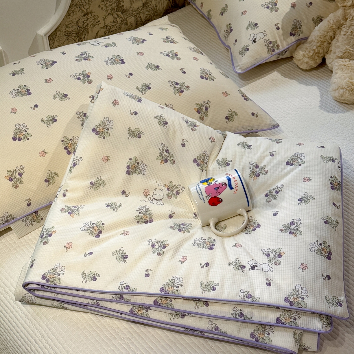 91家纺网 家纺一手货源 找家纺 羚羊语家纺 2026新款凉感丝提花夏凉被（含氨）印花冰淇淋空调被针织棉被夏被冰丝云母凉感西瓜被子被芯 西仔狗狗