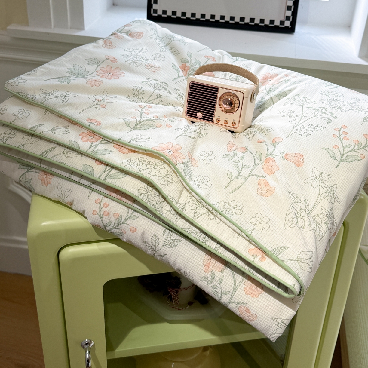 91家纺网 家纺一手货源 找家纺 羚羊语家纺 2026新款凉感丝提花夏凉被（含氨）印花冰淇淋空调被针织棉被夏被冰丝云母凉感西瓜被子被芯 闲庭花叙