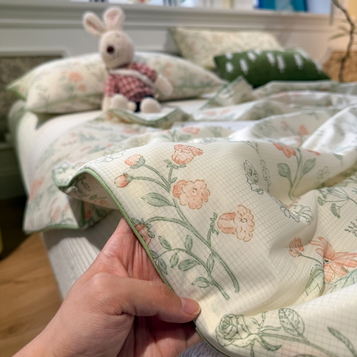 91家纺网 家纺一手货源 找家纺 羚羊语家纺 2026新款凉感丝提花夏凉被（含氨）印花冰淇淋空调被针织棉被夏被冰丝云母凉感西瓜被子被芯 闲庭花叙