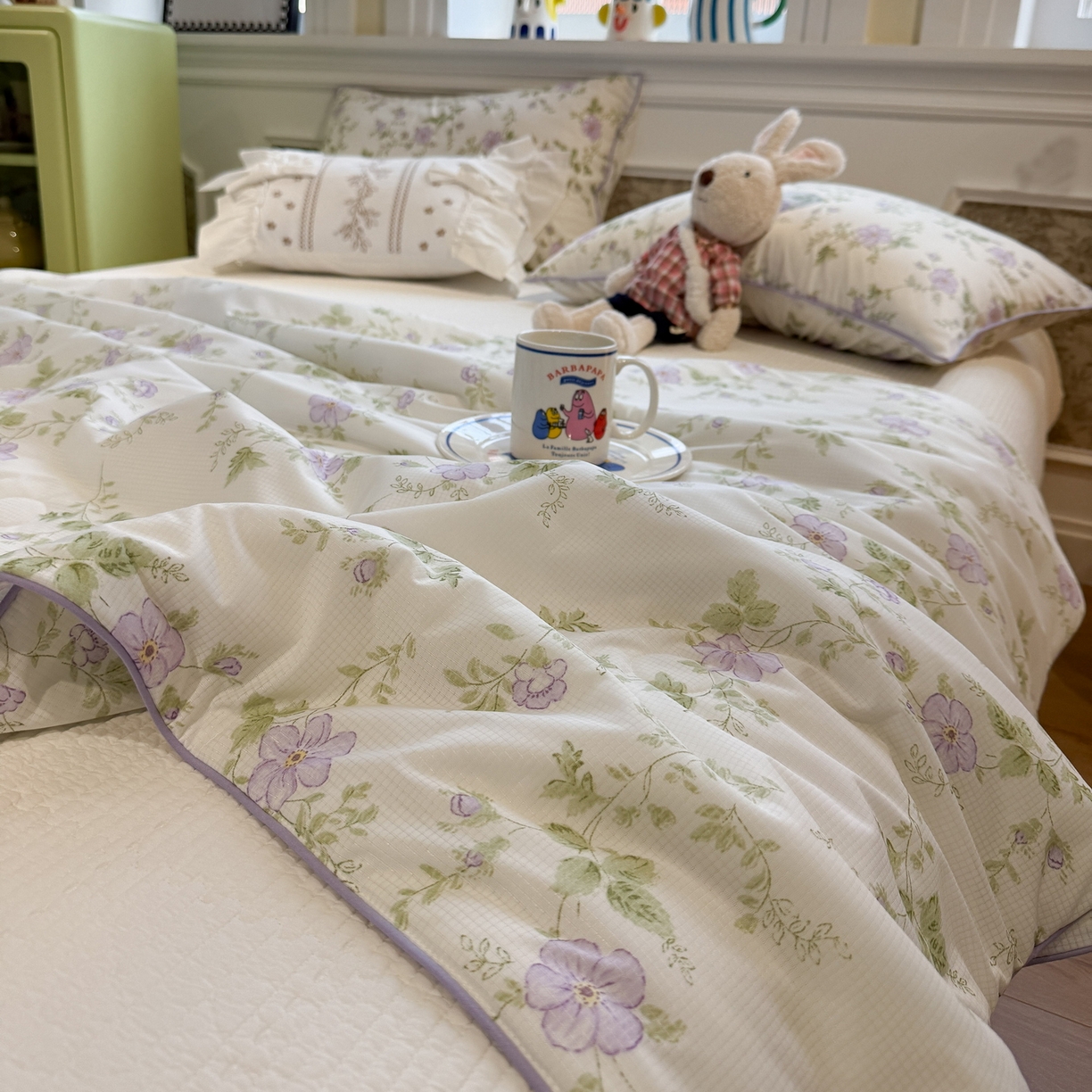 91家纺网 家纺一手货源 找家纺 羚羊语家纺 2026新款凉感丝提花夏凉被（含氨）印花冰淇淋空调被针织棉被夏被冰丝云母凉感西瓜被子被芯 紫藤初绽