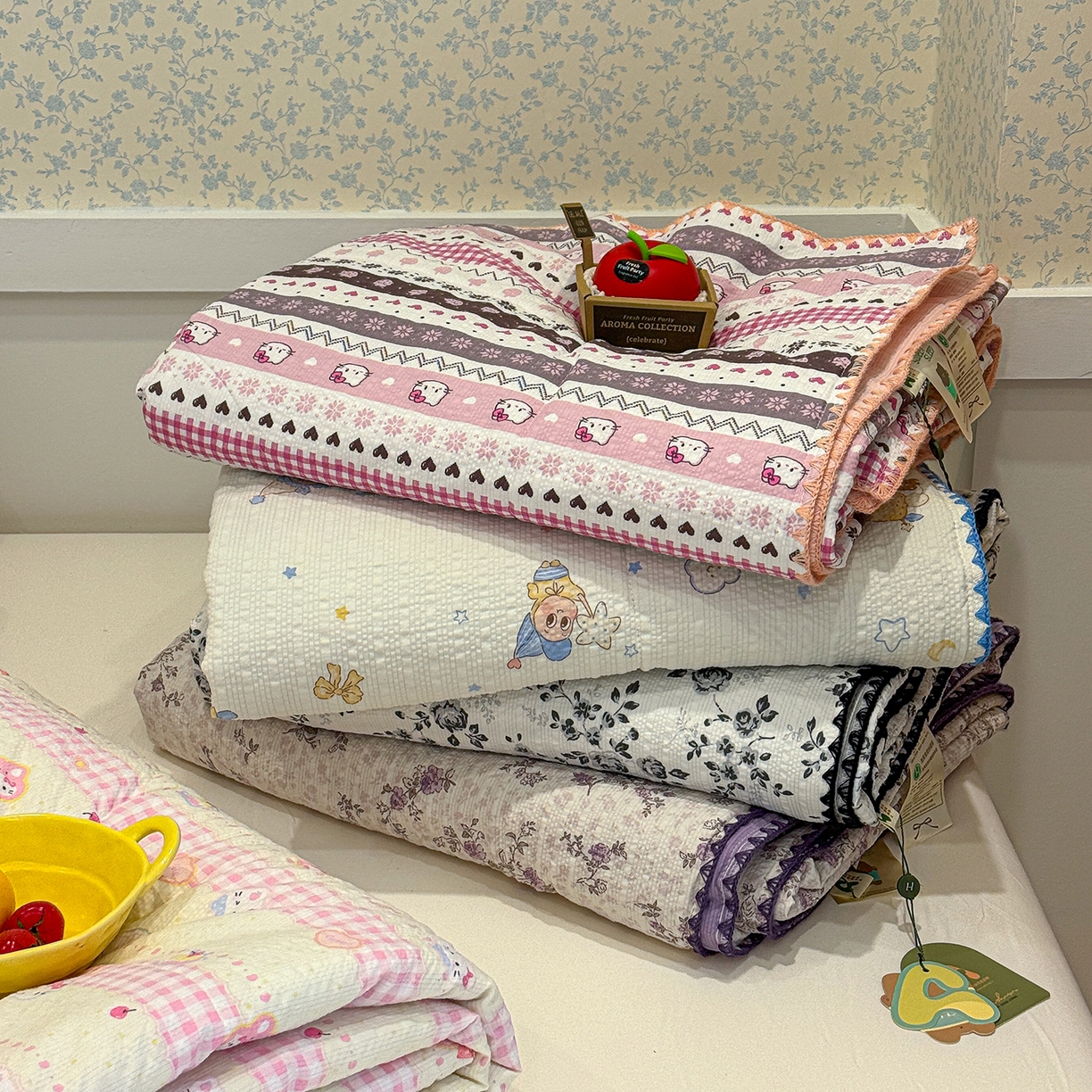 91家纺网 家纺一手货源 找家纺 （总）赫梵茜 2026新款泡芙双层纱三角绣夏被四件套