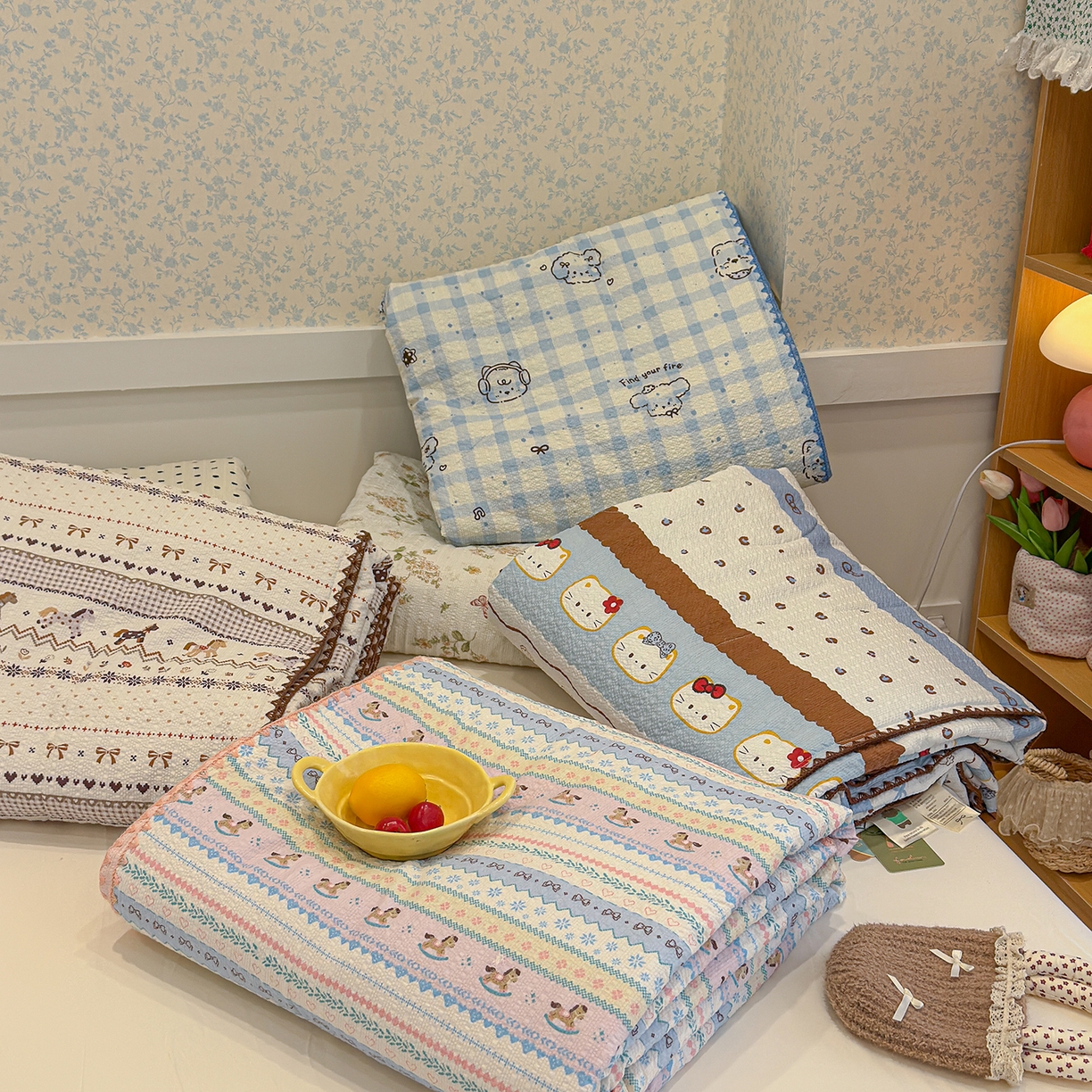 91家纺网 家纺一手货源 找家纺 （总）赫梵茜 2026新款泡芙双层纱三角绣夏被四件套