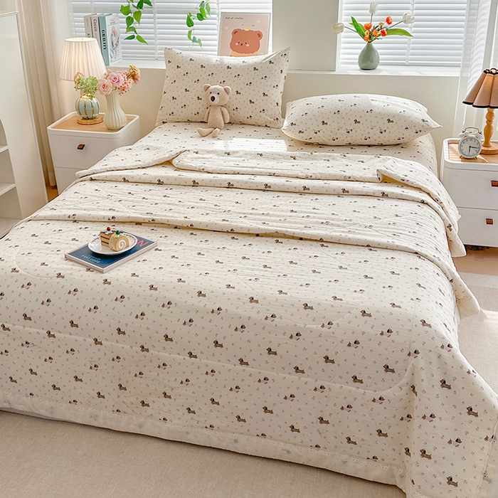 91家纺网 家纺一手货源 找家纺 欧夏家纺 2026新款蕾丝花边款夏被包边夏凉被空调被夏季薄被子直播供货跨境外贸 腊肠狗