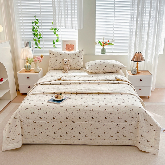 91家纺网 家纺一手货源 找家纺 欧夏家纺 2026新款蕾丝花边款夏被包边夏凉被空调被夏季薄被子直播供货跨境外贸 腊肠狗