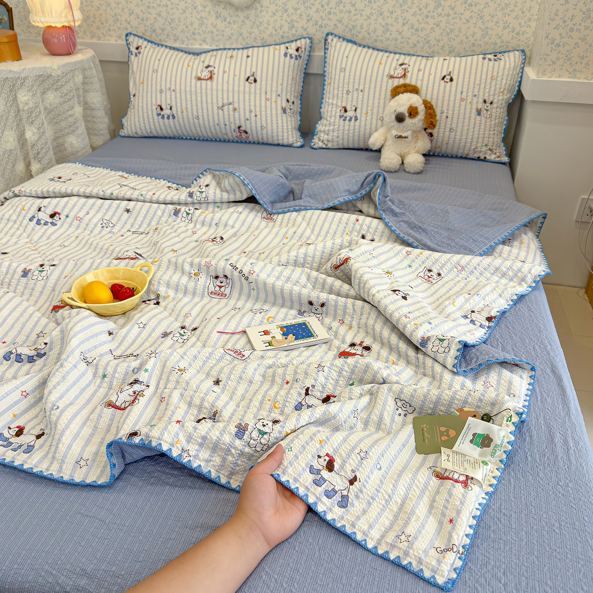 91家纺网 家纺一手货源 找家纺 赫梵茜 2026新款泡芙双层纱三角绣夏被四件套 滑板萌宠