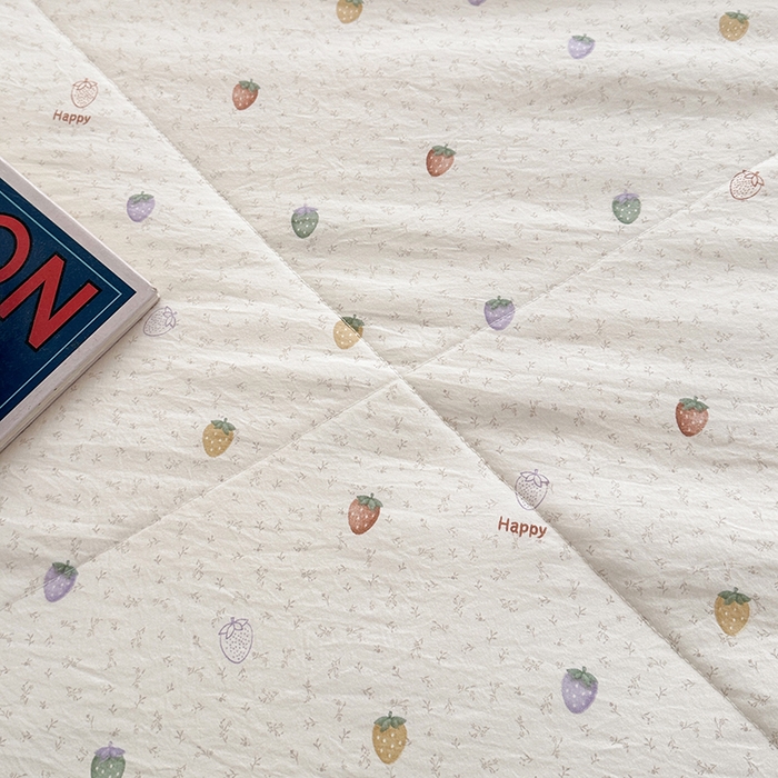 91家纺网 家纺一手货源 找家纺 欧夏家纺 2026新款蕾丝花边款夏被包边夏凉被空调被夏季薄被子直播供货跨境外贸 草莓