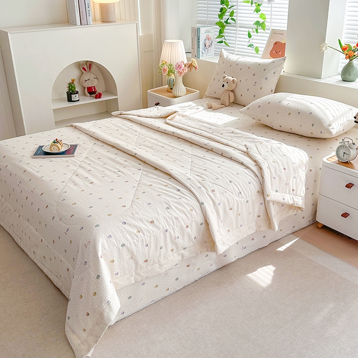 91家纺网 家纺一手货源 找家纺 欧夏家纺 2026新款蕾丝花边款夏被包边夏凉被空调被夏季薄被子直播供货跨境外贸 草莓