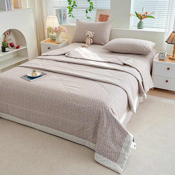 91家纺网 家纺一手货源 找家纺 欧夏家纺 2026新款蕾丝花边款夏被包边夏凉被空调被夏季薄被子直播供货跨境外贸 墨染