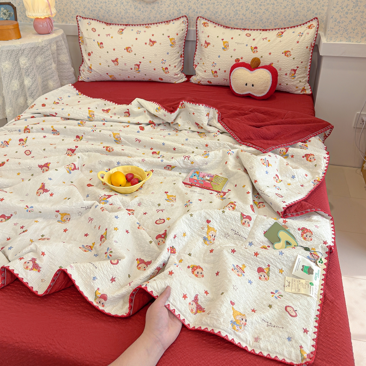 91家纺网 家纺一手货源 找家纺 赫梵茜 2026新款泡芙双层纱三角绣夏被四件套 星星派对