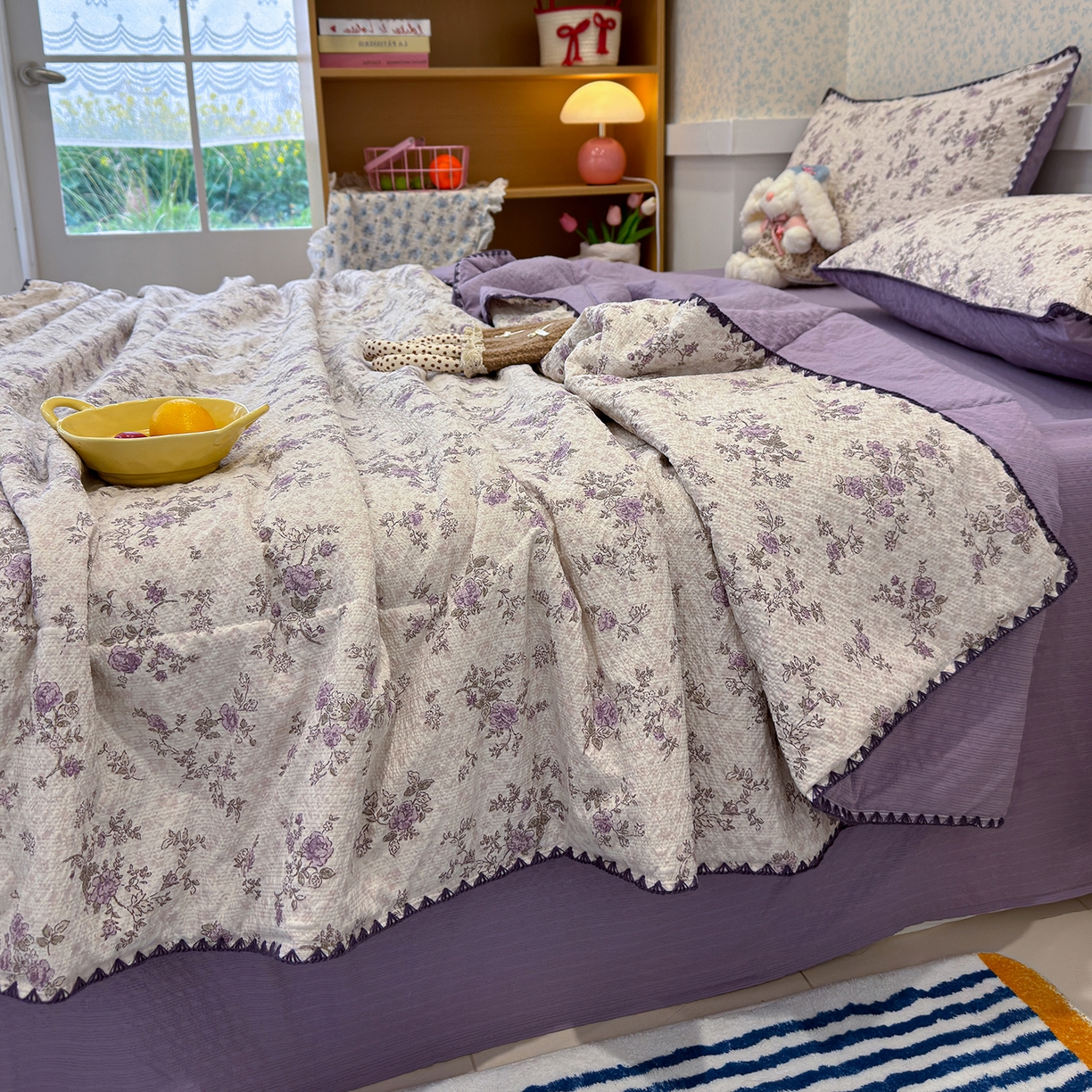 91家纺网 家纺一手货源 找家纺 赫梵茜 2026新款泡芙双层纱三角绣夏被四件套 薰衣草