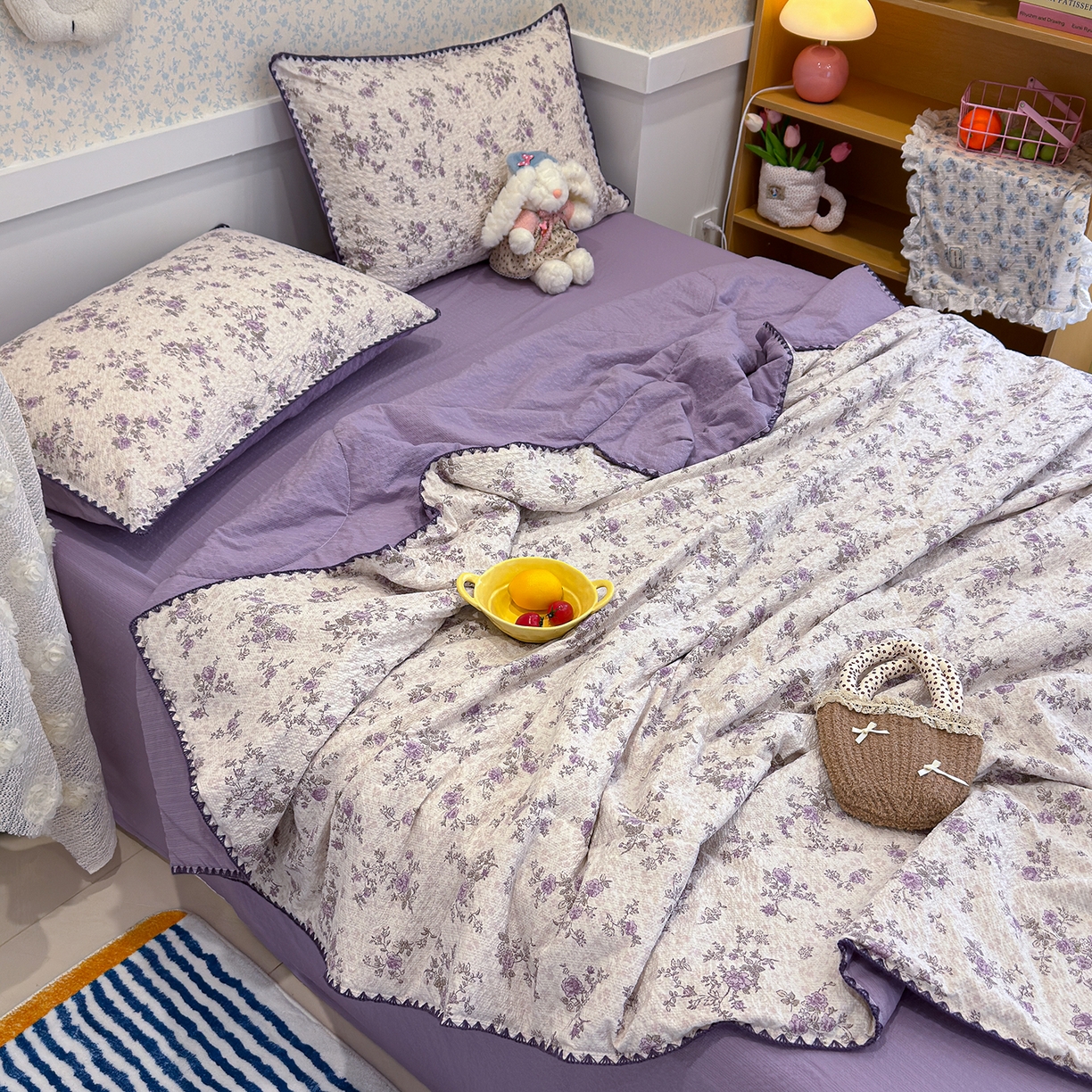 91家纺网 家纺一手货源 找家纺 赫梵茜 2026新款泡芙双层纱三角绣夏被四件套 薰衣草