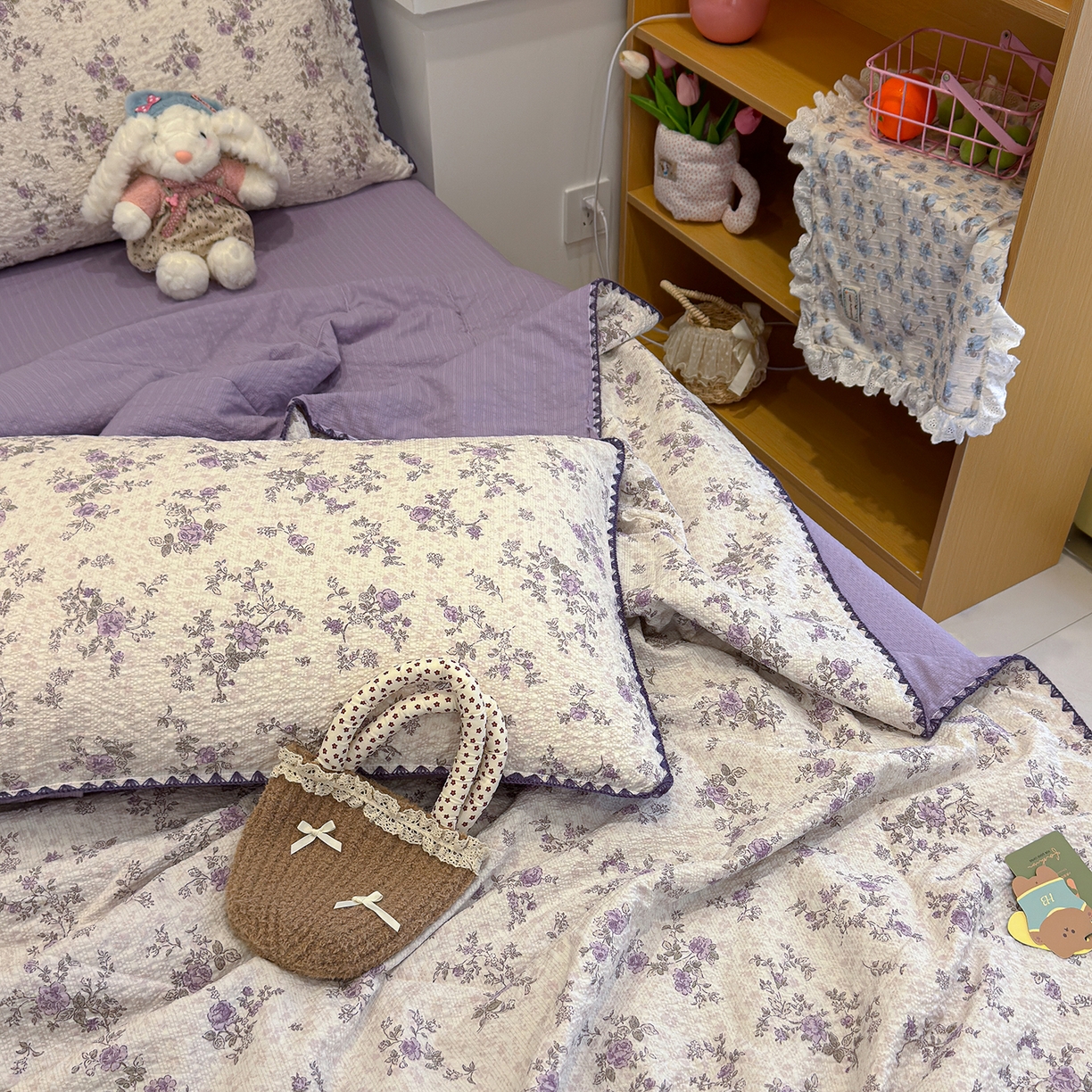 91家纺网 家纺一手货源 找家纺 赫梵茜 2026新款泡芙双层纱三角绣夏被四件套 薰衣草