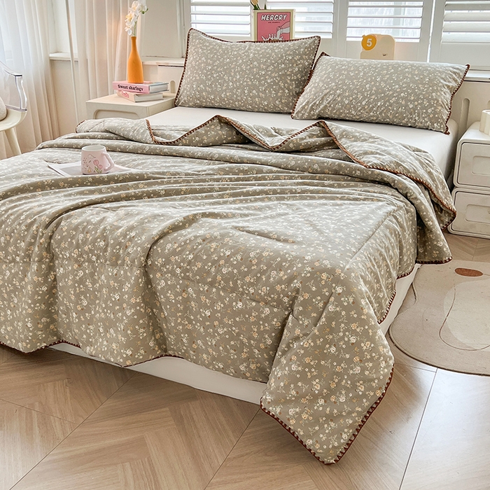 91家纺网 家纺一手货源 找家纺 阳光被业 2026新款100%棉花双层纱夏被新疆棉花空调被可机洗夏凉被绣边踩棉工艺 寻觅花香