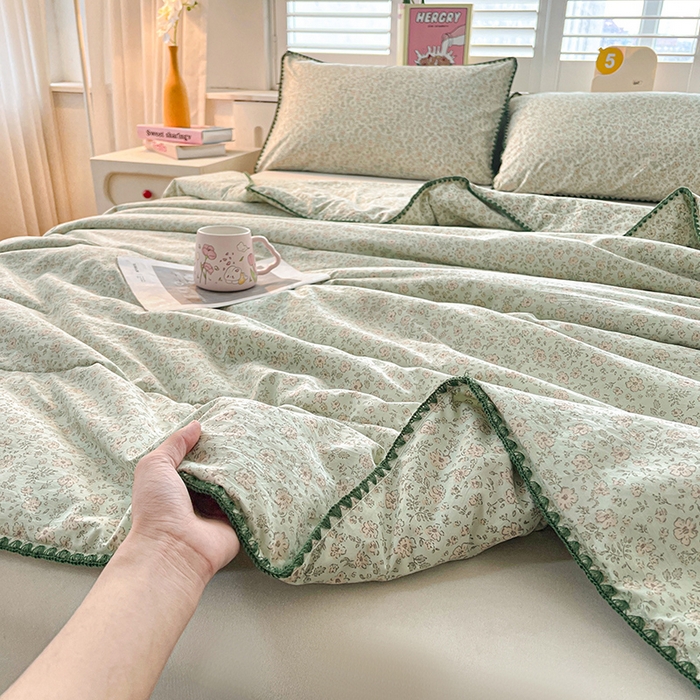 91家纺网 家纺一手货源 找家纺 阳光被业 2026新款100%棉花双层纱夏被新疆棉花空调被可机洗夏凉被绣边踩棉工艺 绿野花开