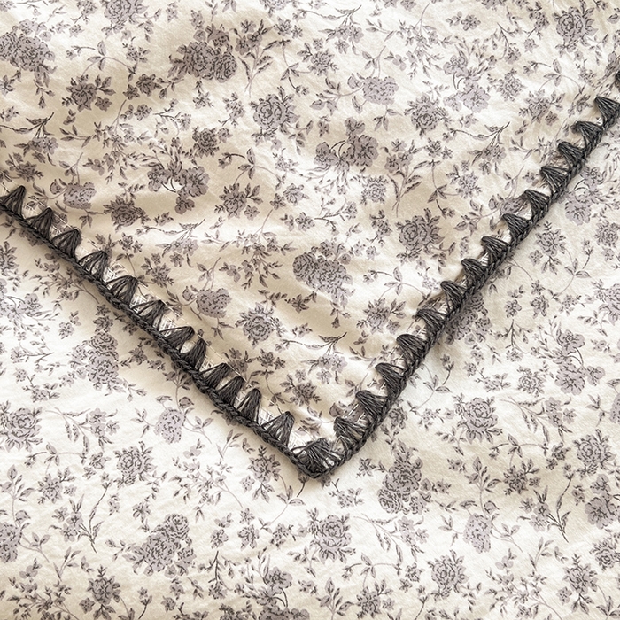 91家纺网 家纺一手货源 找家纺 阳光被业 2026新款100%棉花双层纱夏被新疆棉花空调被可机洗夏凉被绣边踩棉工艺 花海--灰