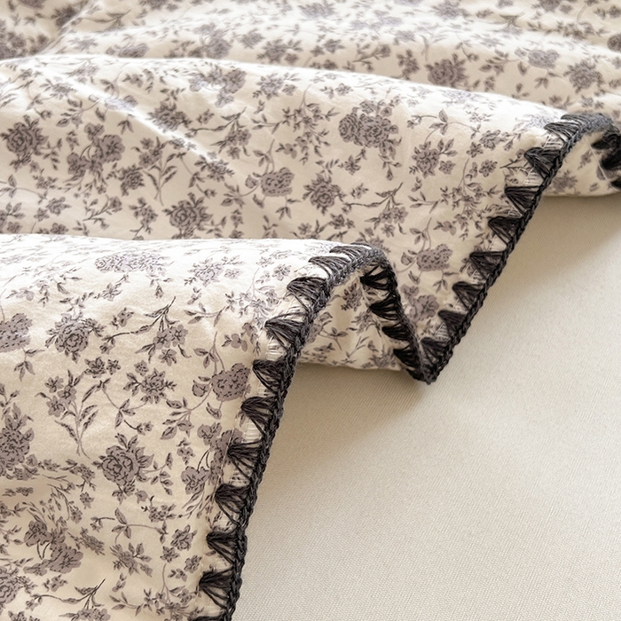 91家纺网 家纺一手货源 找家纺 阳光被业 2026新款100%棉花双层纱夏被新疆棉花空调被可机洗夏凉被绣边踩棉工艺 花海--灰