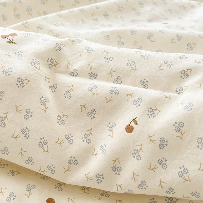 91家纺网 家纺一手货源 找家纺 阳光被业 2026新款100%棉花双层纱夏被新疆棉花空调被可机洗夏凉被绣边踩棉工艺 富贵樱桃