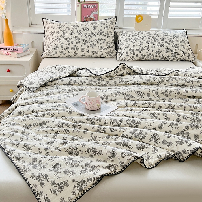 91家纺网 家纺一手货源 找家纺 阳光被业 2026新款100%棉花双层纱夏被新疆棉花空调被可机洗夏凉被绣边踩棉工艺 繁花似锦