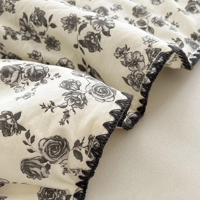 91家纺网 家纺一手货源 找家纺 阳光被业 2026新款100%棉花双层纱夏被新疆棉花空调被可机洗夏凉被绣边踩棉工艺 繁花似锦