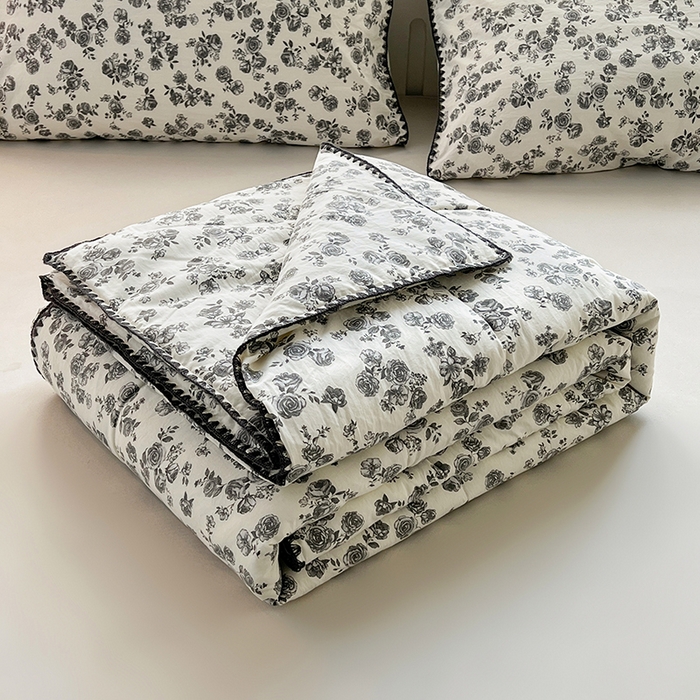 91家纺网 家纺一手货源 找家纺 阳光被业 2026新款100%棉花双层纱夏被新疆棉花空调被可机洗夏凉被绣边踩棉工艺 繁花似锦