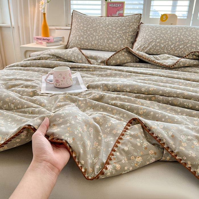 91家纺网 家纺一手货源 找家纺 锦尚坊被芯馆 2026新款100%棉花双层纱夏被新疆棉花空调被可机洗夏凉被绣边踩棉工艺 寻觅花香