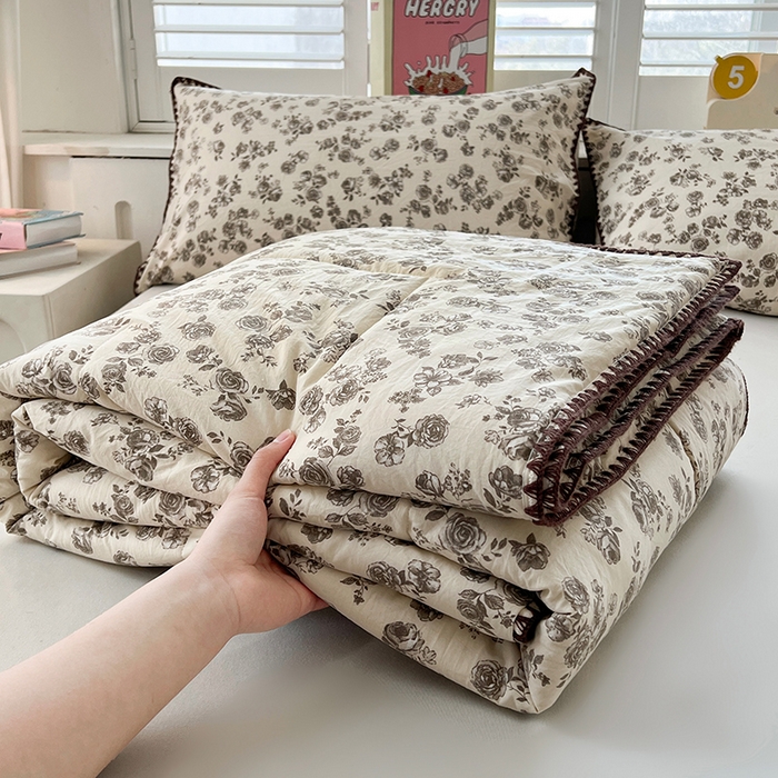 91家纺网 家纺一手货源 找家纺 锦尚坊被芯馆 2026新款100%棉花双层纱夏被新疆棉花空调被可机洗夏凉被绣边踩棉工艺 绽放