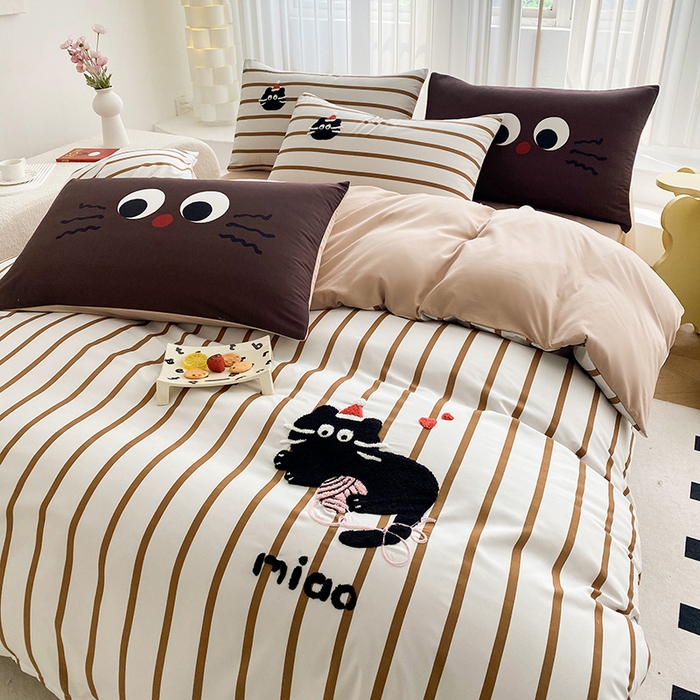 91家纺网 家纺一手货源 找家纺 眷恋家纺 2026新款多巴胺水洗棉毛巾绣四件套 猫咪-焦糖咖