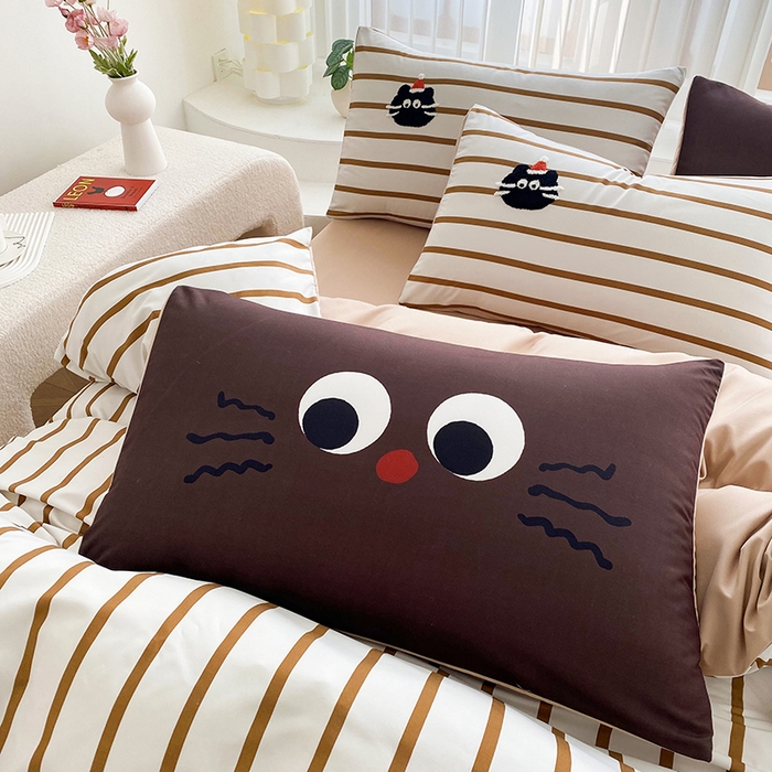 91家纺网 家纺一手货源 找家纺 眷恋家纺 2026新款多巴胺水洗棉毛巾绣四件套 猫咪-焦糖咖