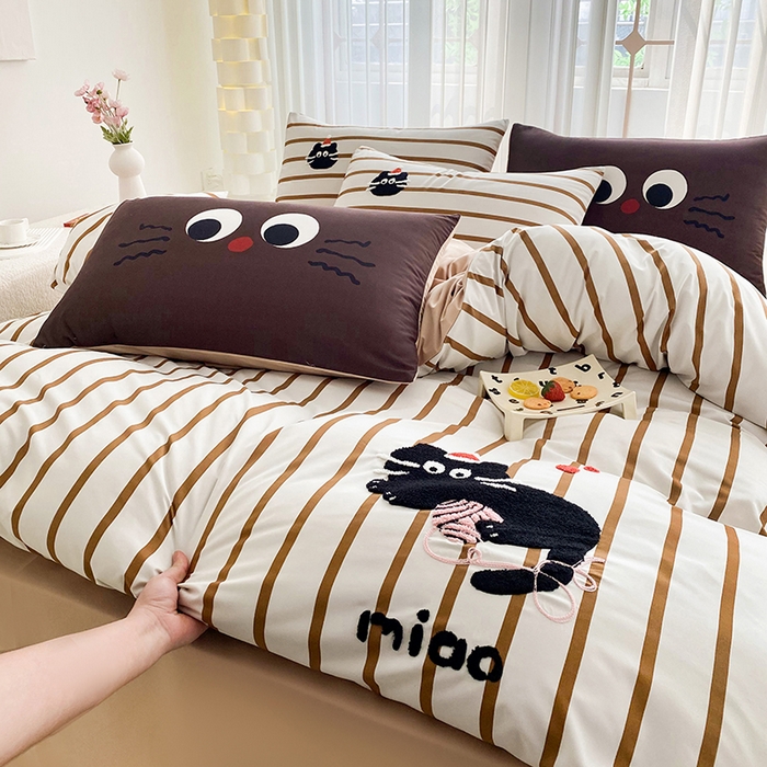 91家纺网 家纺一手货源 找家纺 眷恋家纺 2026新款多巴胺水洗棉毛巾绣四件套 猫咪-焦糖咖