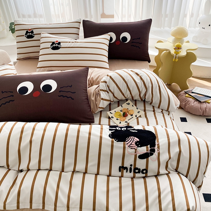 91家纺网 家纺一手货源 找家纺 眷恋家纺 2026新款多巴胺水洗棉毛巾绣四件套 猫咪-焦糖咖