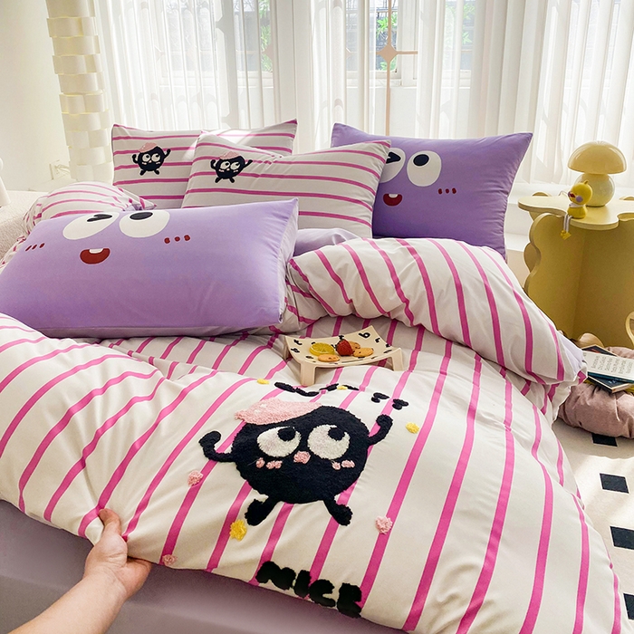 91家纺网 家纺一手货源 找家纺 眷恋家纺 2026新款多巴胺水洗棉毛巾绣四件套 煤球-树莓粉