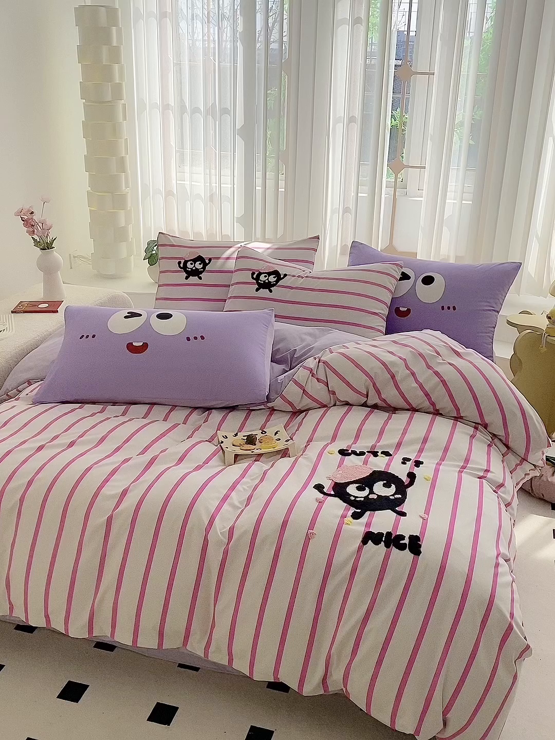 91家纺网 家纺一手货源 找家纺 眷恋家纺 2026新款多巴胺水洗棉毛巾绣四件套 煤球-树莓粉