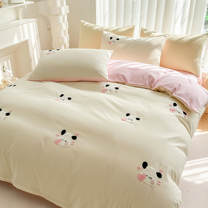 91家纺网 家纺一手货源 找家纺 眷恋家纺 2026新款卡通毛巾绣水洗棉四件套 迷你狗-米黄+浅粉