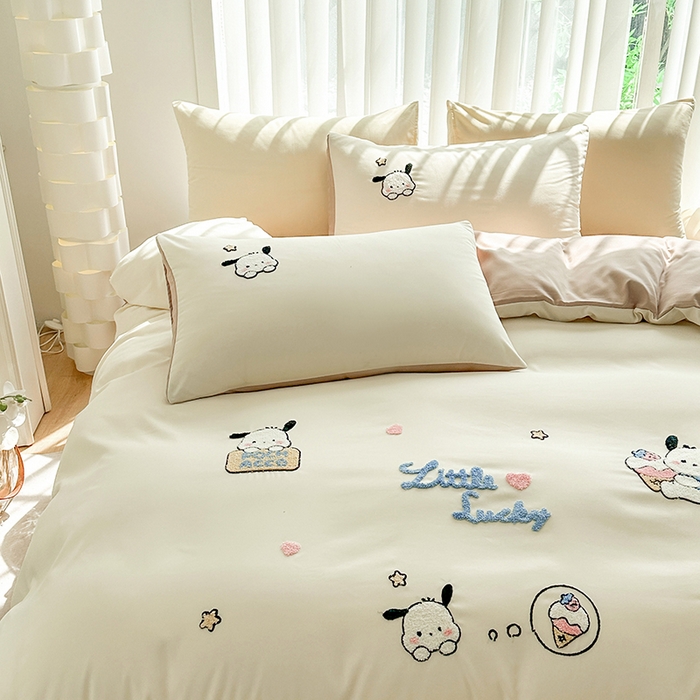 91家纺网 家纺一手货源 找家纺 眷恋家纺 2026新款卡通毛巾绣水洗棉四件套 小幸运-米黄+咖