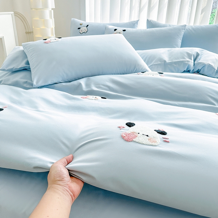 91家纺网 家纺一手货源 找家纺 眷恋家纺 2026新款卡通毛巾绣水洗棉四件套 迷你狗-天蓝