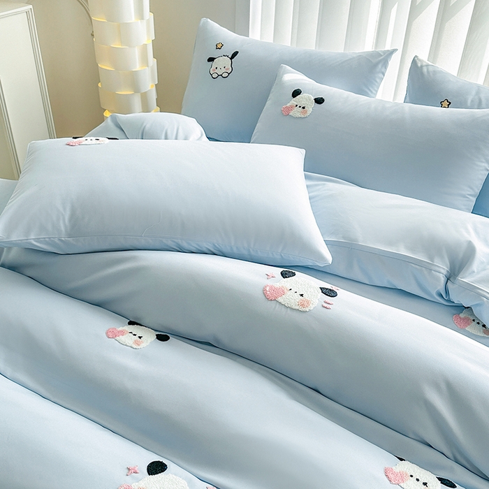 91家纺网 家纺一手货源 找家纺 眷恋家纺 2026新款卡通毛巾绣水洗棉四件套 迷你狗-天蓝