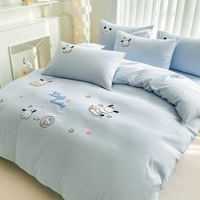 91家纺网 家纺一手货源 找家纺 眷恋家纺 2026新款卡通毛巾绣水洗棉四件套 小幸运-天蓝