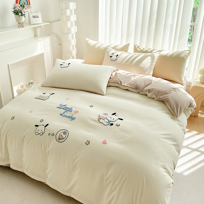 91家纺网 家纺一手货源 找家纺 眷恋家纺 2026新款卡通毛巾绣水洗棉四件套 小幸运-米黄+咖